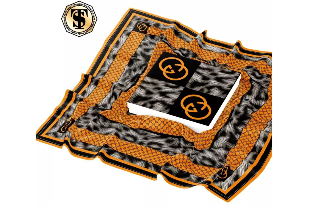 دانلود طرح روسری پاییزه آماده چاپ دیجیتال مشکی و نارنجی با حاشیه ی پلنگی و بک گروند گوچی و مارک گوچی