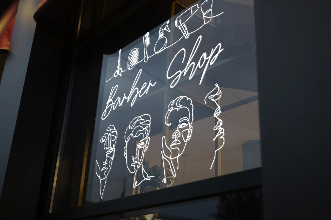 برچسب شیشه آرایشگاه مردانه