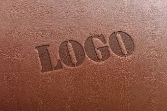موکاپ لوگو روی چرم