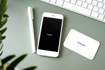 موکاپ کارت ویزیت و استوری اینستاگرام