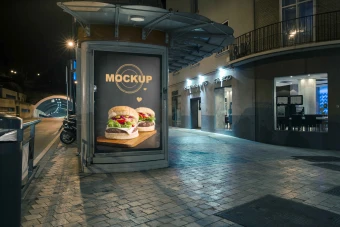 موکاپ بنر و استند در پیاده رو و جلوی فروشگاه