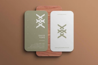 موکاپ کارت ویزیت لایه باز عمودی