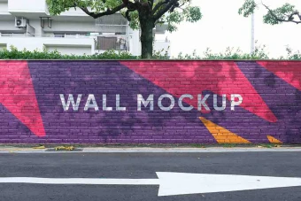 موکاپ بنر روی دیوار نوشته