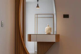 آیینه مدرن و میز