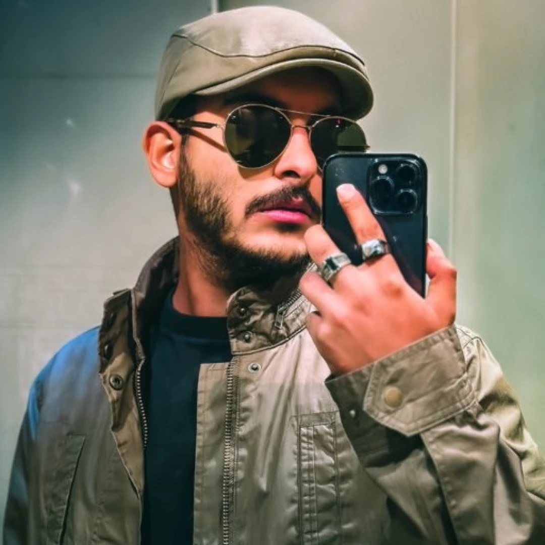 سام لری پور